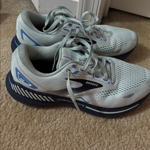 Brooks Adrenaline GTS 23 Womens - Picture 2 of 6
